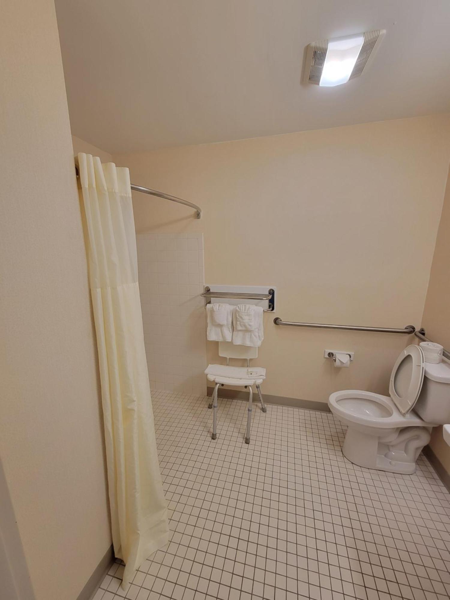 Quality Inn & Suites Prestonsburg Next To Mountain Arts Center Rom bilde